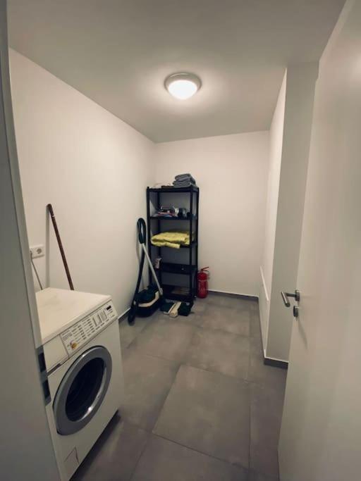 Grosse Moderne Ferienwohnung Auch Als Monteur Unterkunft Nutzbar, In Stolberg - Vicht Exterior foto