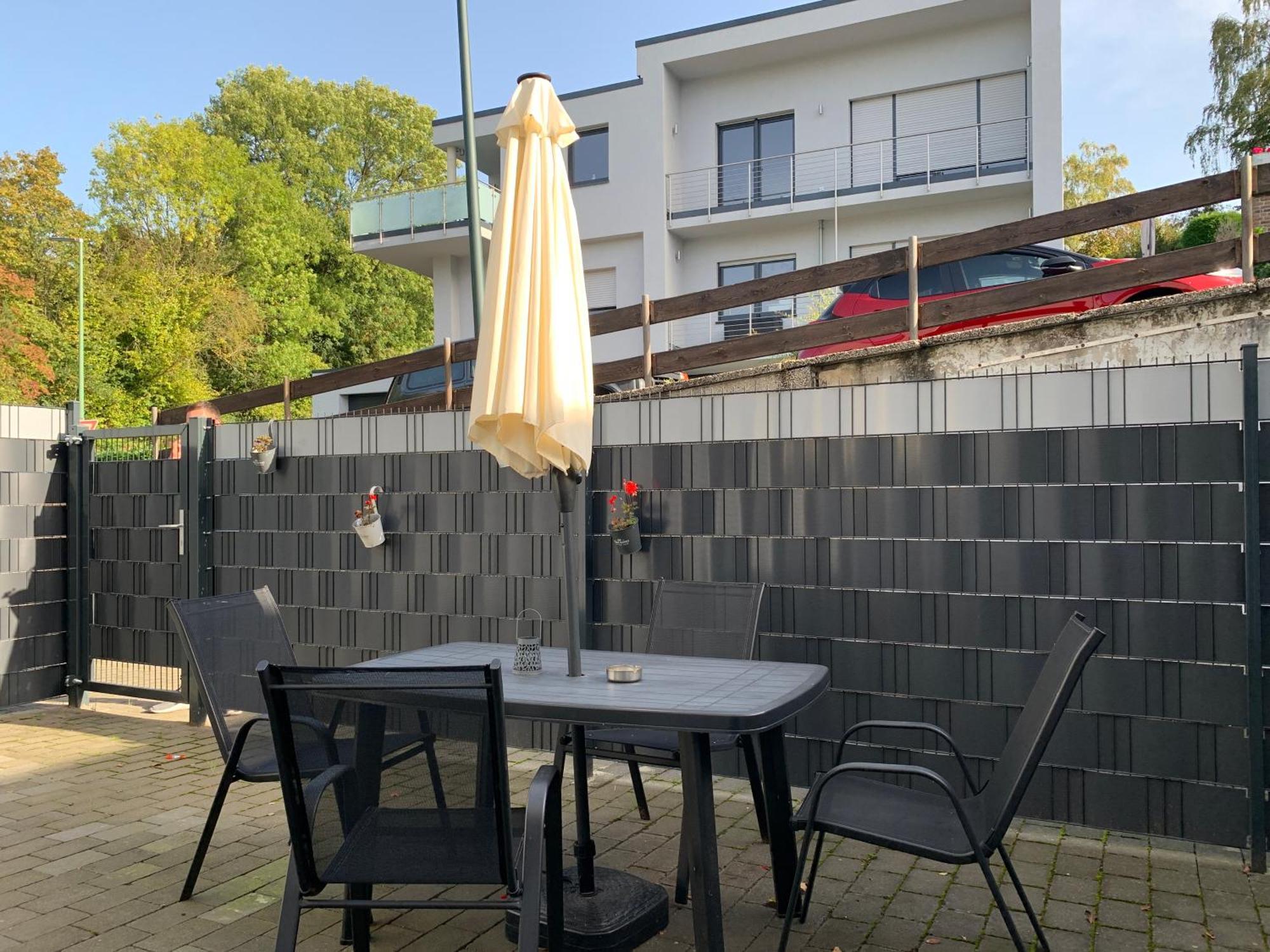 Grosse Moderne Ferienwohnung Auch Als Monteur Unterkunft Nutzbar, In Stolberg - Vicht Exterior foto